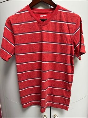 Gapkids XXL (14-16) Red Striped V-Neck Boys Shirt